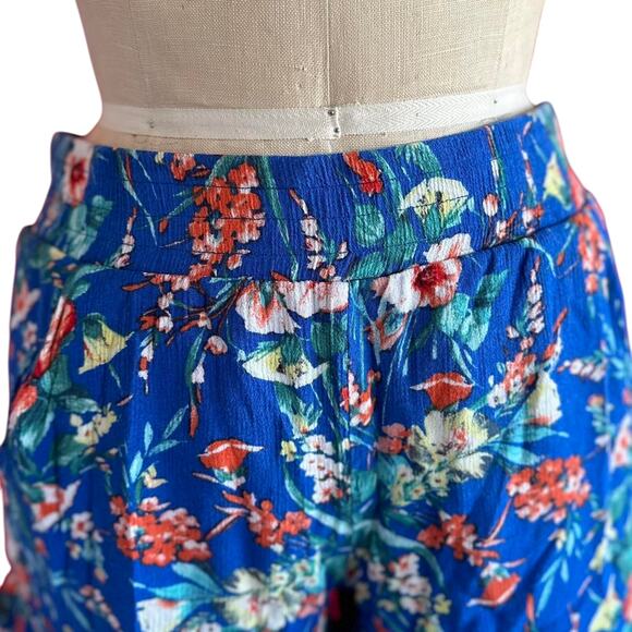 Womens Shorts Size Medium Blue Floral Vacation Travel Packable Beach Resort - Picture 2 of 8